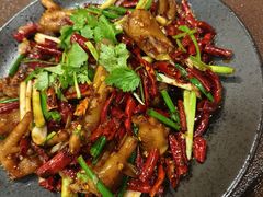 -曼听小寨海鲜烧烤·大连辣炒大王(盖州街店)