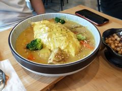 干煎鸡肉咖喱蛋包饭-火山屋台(新街口店)