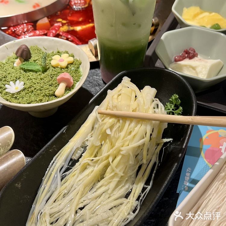 这个春天🌸熊喵来了实在太会了🐼