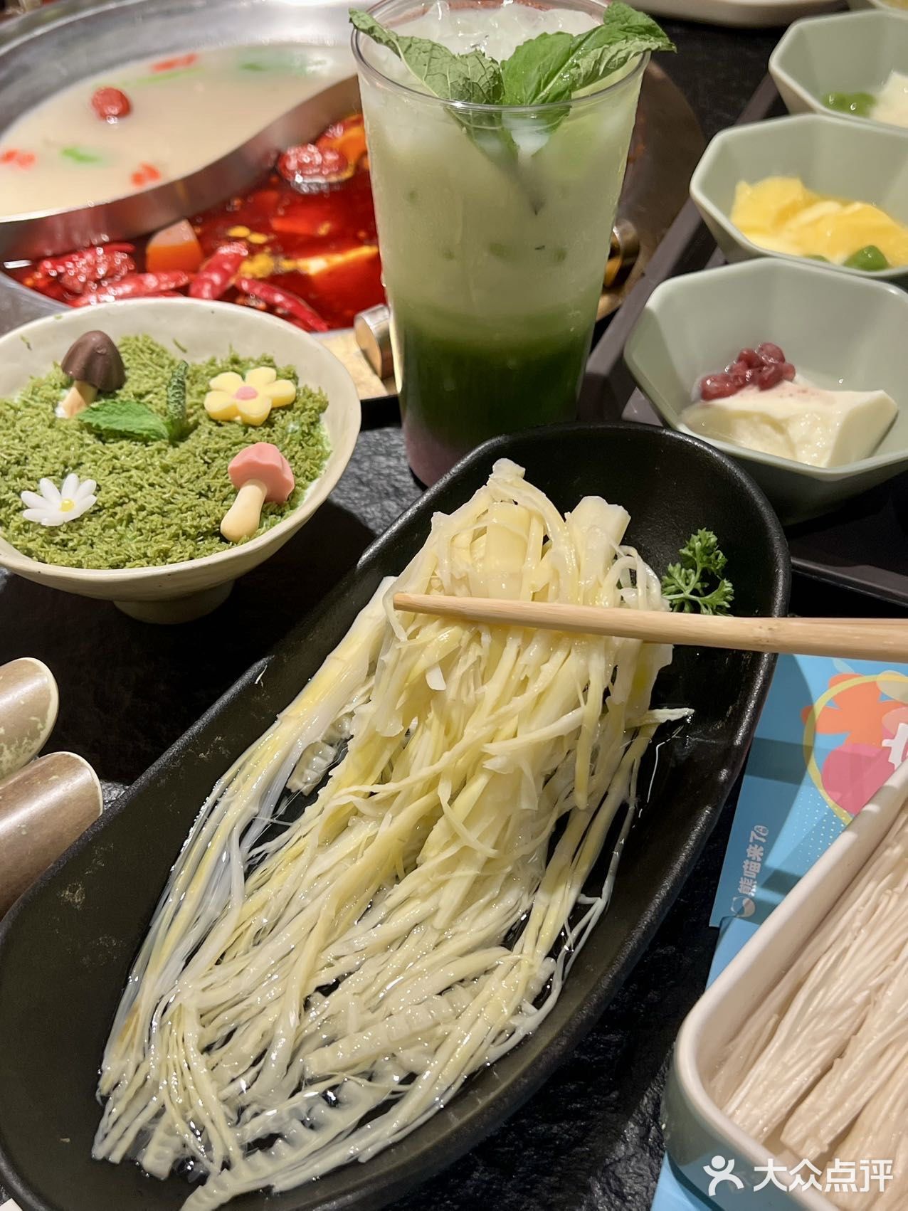 这个春天🌸熊喵来了实在太会了🐼