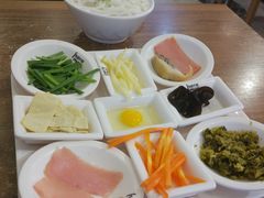 -在蒙自过桥米线