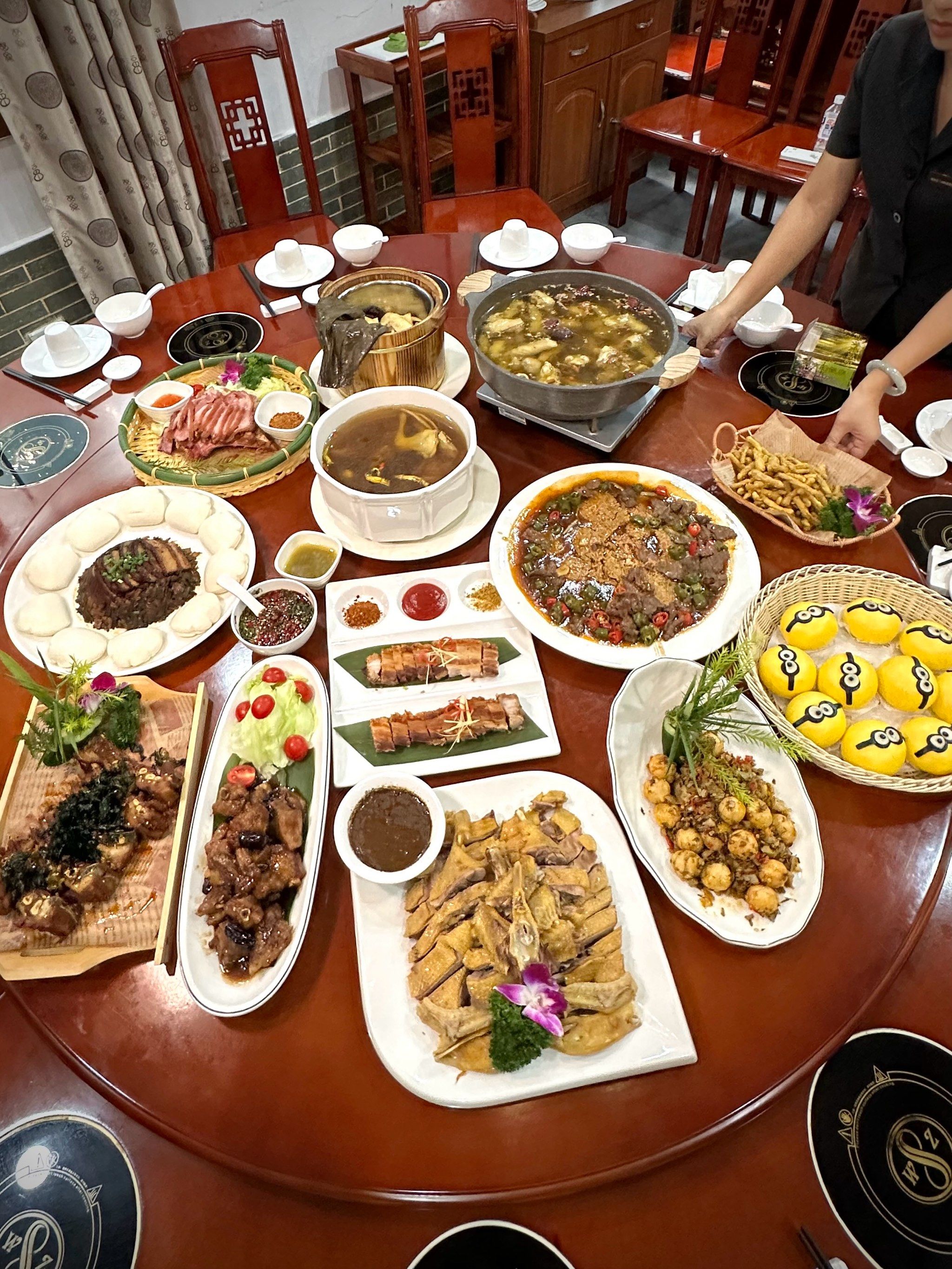 柳州三门江!父母带我去吃最补的一家餐厅!