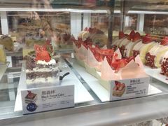 面包甜点陈列柜-TOUCH泰奇(宝杨宝龙广场店)