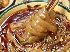 -拈签一笑黄牛肉辣卤串串