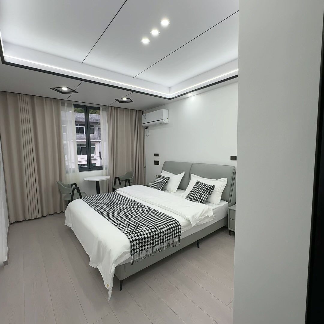 和朋友来百丈漈玩,看到美团携程上这家民宿还不错,本来还担心照片与