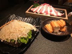 -湊湊火锅·茶憩(打浦桥日月光店)