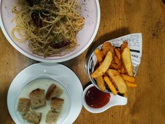 蒜香吞拿鱼意大利面-雕刻时光咖啡馆(交大店)