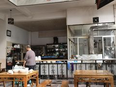 -茅屋大酒店