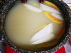 -墨脱石锅椰子鸡•香草鸭•东山羊(大东海店)