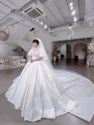 -艾米丽婚纱礼服