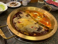 -小天鹅火锅·一线江景洪鼎旗舰店(洪崖洞店)