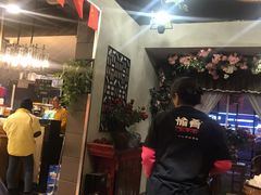 -愉肴麻辣香锅(中山路店)