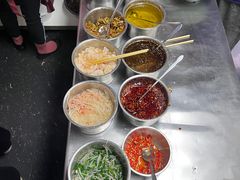 -巍山𤆵肉饵丝