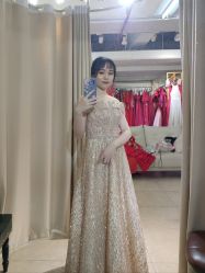 -月月婚纱礼服仓储店(王府井店)