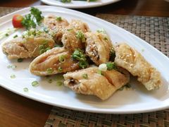 -Chom Cafe and Restaurant