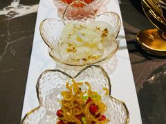 -海派悦庭·海胆烧麦·新融合菜(凯德广场店)