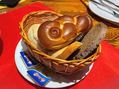 面包筐-申德勒加油站餐厅(三里屯北小街店)