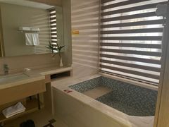 -兴芮温泉度假区