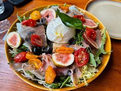 布拉塔奶酪与无花果沙拉-COMMUNE RESERVE幻师(愚园路店)