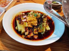 -野山舂·贵州现舂酸汤火锅(鸿通城店)