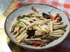 花生苗炒牛柳-龙桥私厨·姜花菊花过桥鱼·顺德菜(容桂店)