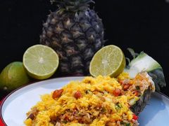 泰式海鲜菠萝饭-拾光音乐餐酒吧(告庄星光夜市店)