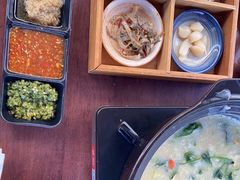 -牛牛和牛海鲜粥底火锅(长虹国际城店)
