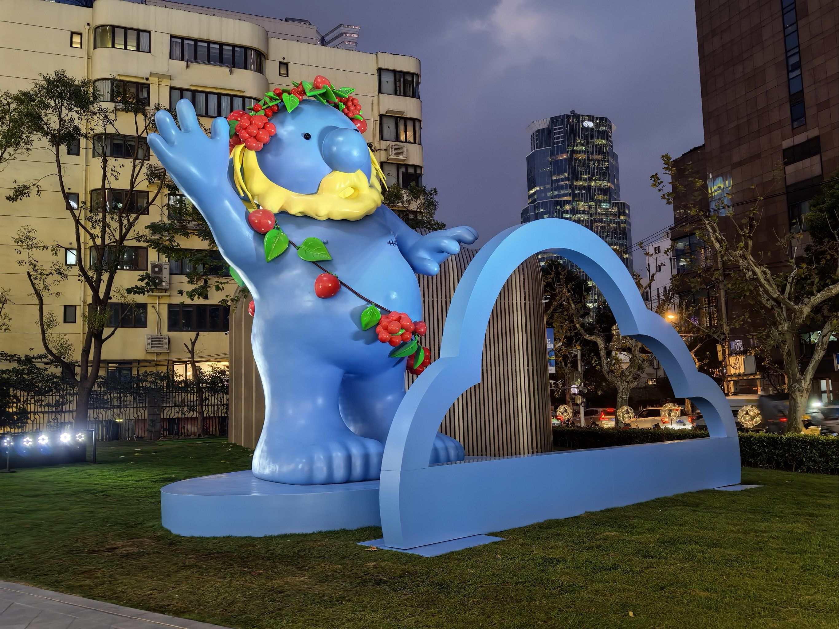 巨型绿雕塑超吸睛