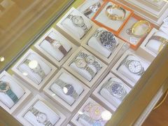 -海星奢选二手奢侈品手表包包鉴定回收寄卖(墨玉南路店)
