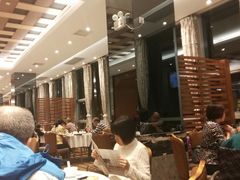 等位区-稻香酒家·33年老字号·港式粤菜(富邦中心店)