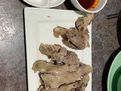 手抓羊腿肉-贯贯吉·清真餐厅(浙江中路店)