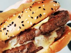 双层安格斯厚牛菠萝堡-麦当劳(浦珠路得来速店)