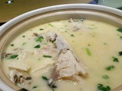炖鱼-歆和农庄·烤全羊