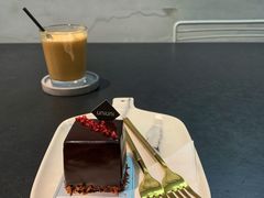 -UNI UNI(环亚凯瑟琳店)