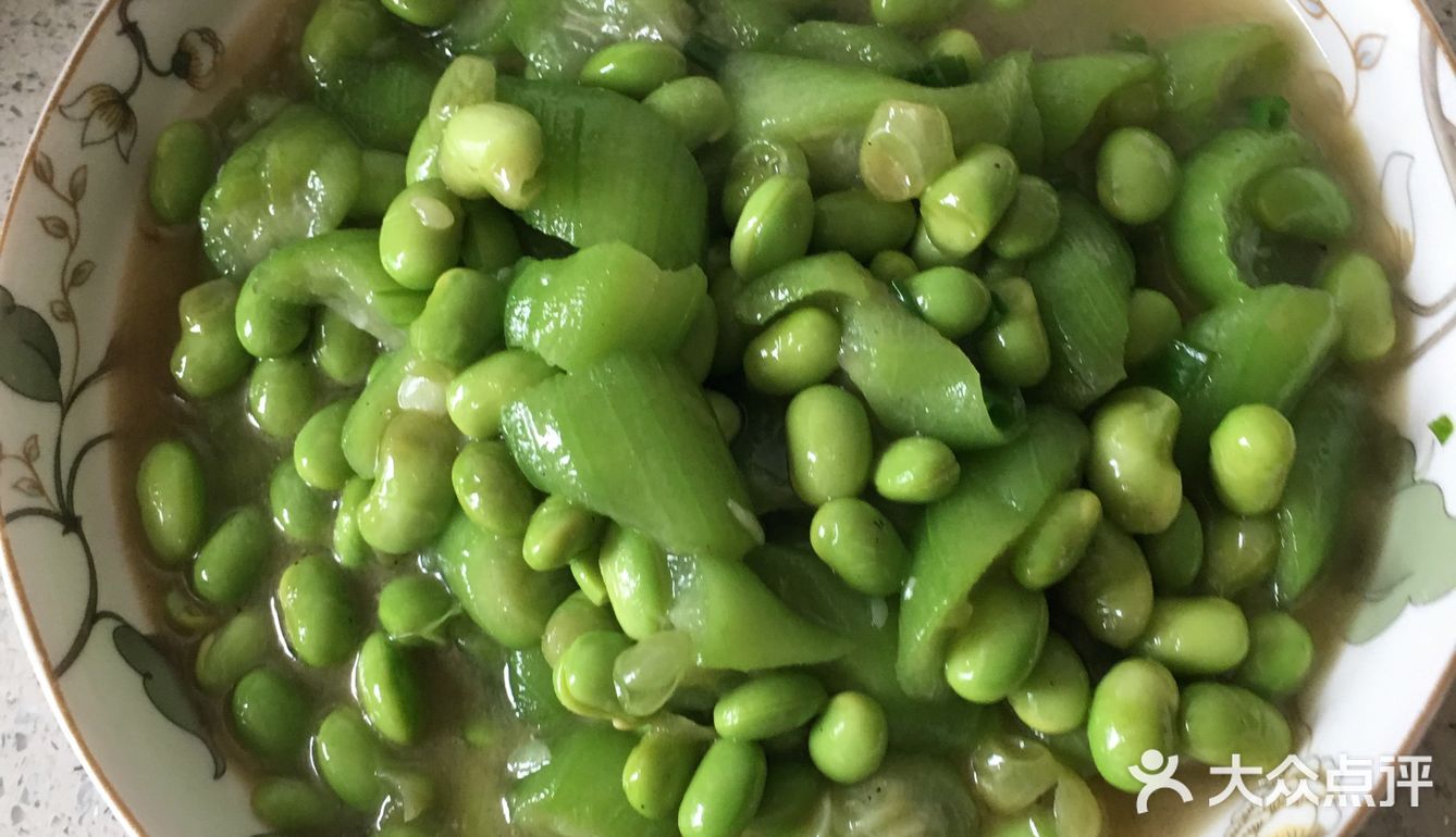 丝瓜炒毛豆这样清爽的家常菜