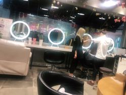 -时尚殿堂明星门店