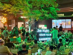 -瑞虹新天地月亮湾