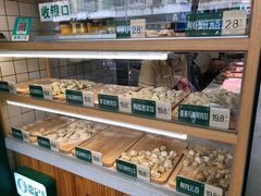 面包甜点陈列柜-袁记云饺(莲塘店)