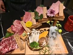 -山川小町·极番烧肉(新地假日广场店)