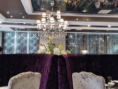 -河畔春天时尚餐厅