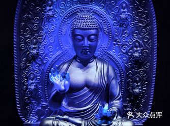 在网上看到净慈寺内的美术馆里正在举办活动“光明净妙—