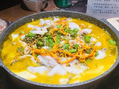 -山城外·非遗酸菜鱼(财富中心店)