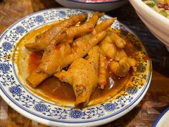 鸡爪-爆炸头阿姨小四川正宗川味小吃(无任何分店)