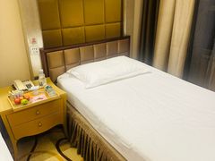 -裕龙汤泉
