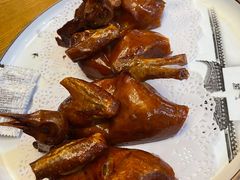 特色脆皮乳鸽-粥王府 老广传家菜(高桥路店)