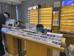 -优医视平价眼镜蔡司依视路折扣工厂店(德胜门店)
