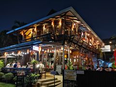 -Dash Teak House