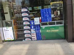 门面-today便利店(汉街店)