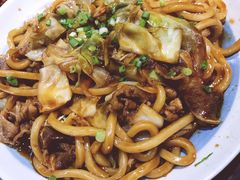 地狱肥牛炒乌冬-石屋料理(南京西路店)