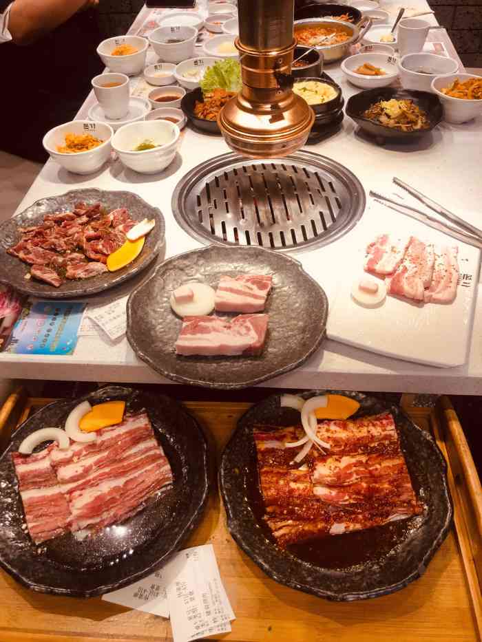 本家韩国料理(万象城店)-"[薄荷]环境:肚子好饿想吃韩式烤肉开车.